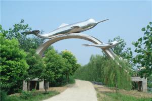 “豚類(lèi)樂(lè)園”雕塑